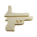 Литой значок в форме пистолета